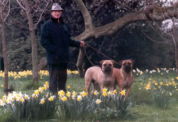 os/fig 802B Patrolling the estate 1997